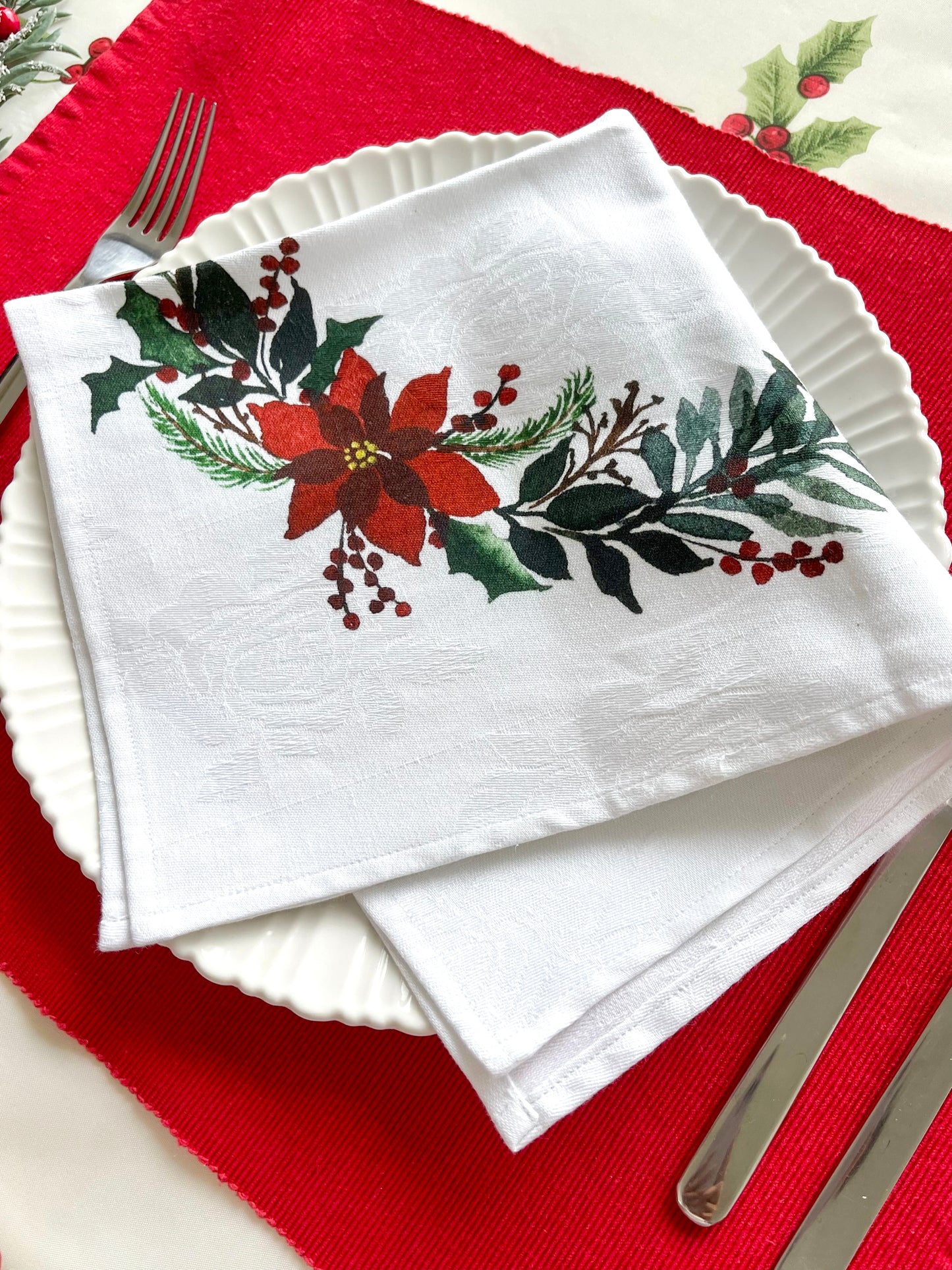 Festive Wreath Print Christmas Napkins