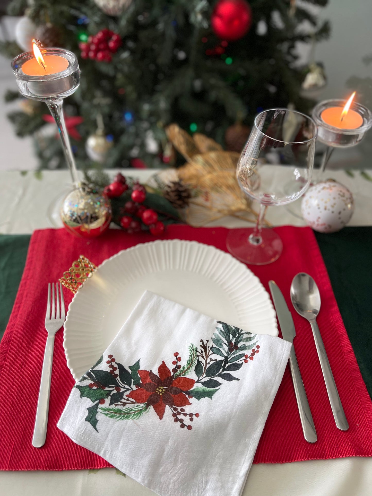 Festive Wreath Print Christmas Napkins