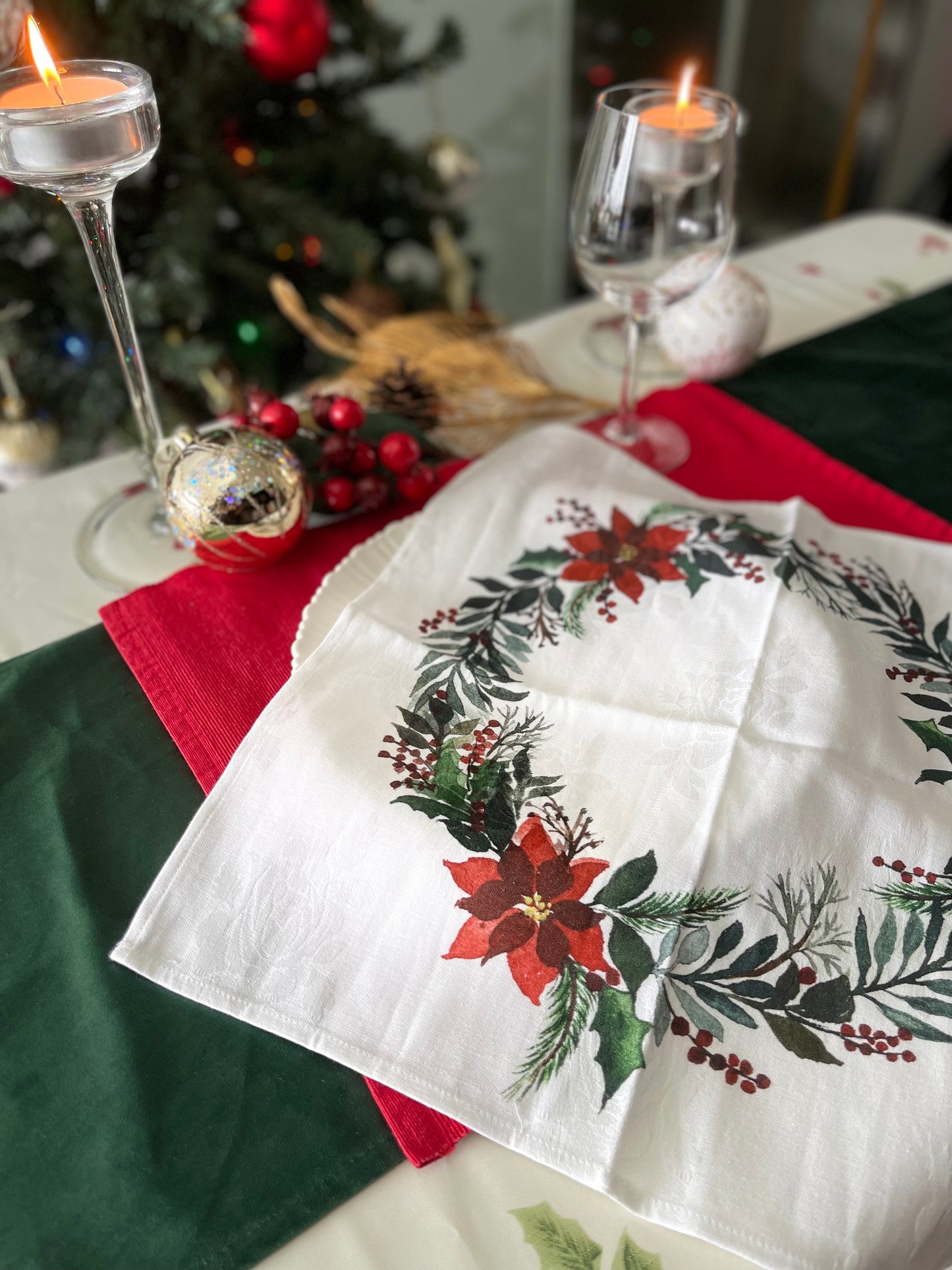 Festive Wreath Print Christmas Napkins