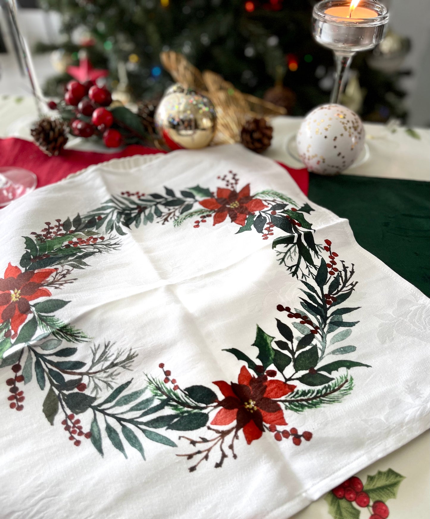 Festive Wreath Print Christmas Napkins