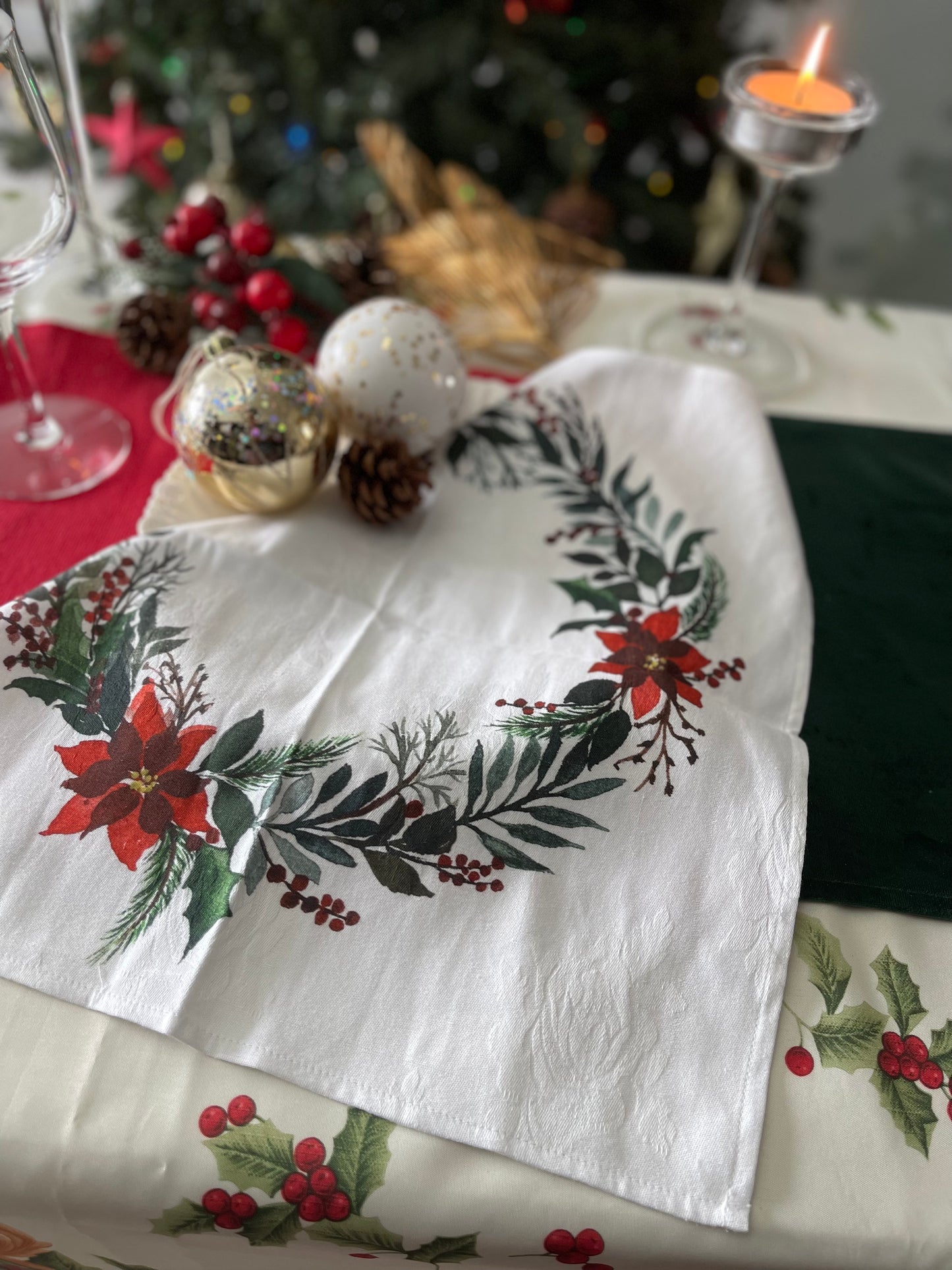 Festive Wreath Print Christmas Napkins